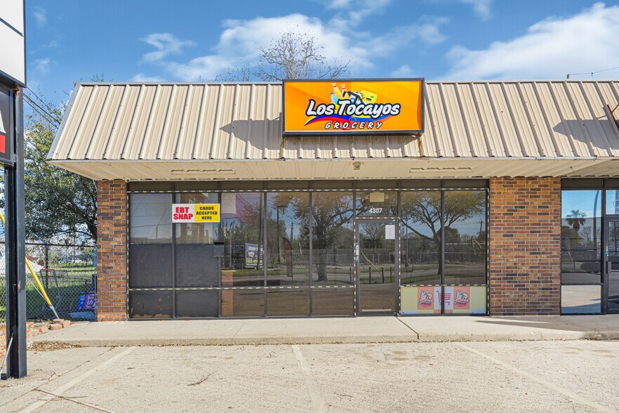 More Photos Of 4307 Red Bluff Rd, Pasadena Unknown For Lease