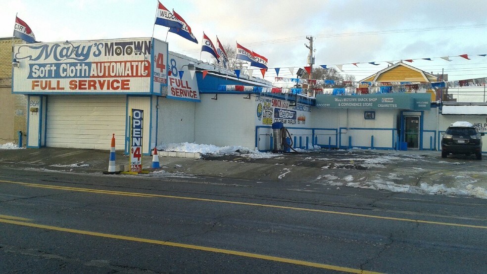 Primary Photo Of 8600 Fenkell St, Detroit Carwash For Sale