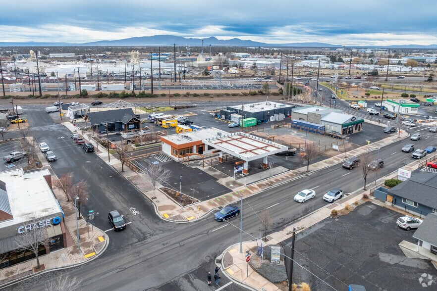 More Photos Of 612 SW 5th St, Redmond General Retail For Lease