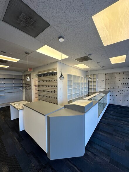 More Photos Of 29 N Federal Hwy, Hallandale Beach Freestanding For Lease
