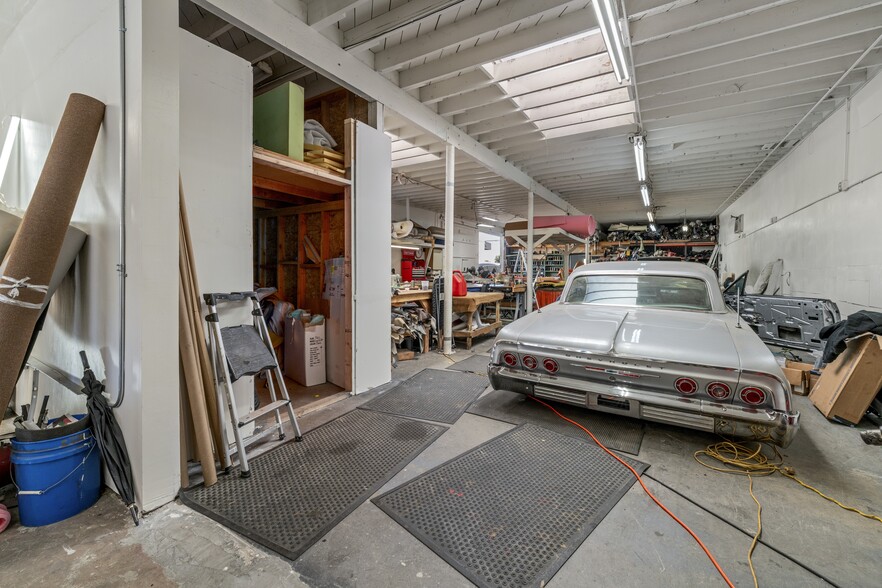 More Photos Of 4610-4612 Manhattan Beach Blvd, Lawndale Warehouse For Sale