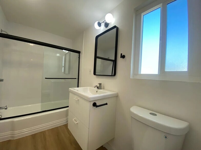 More Photos Of 5115 Clinton St, Los Angeles Apartments For Sale