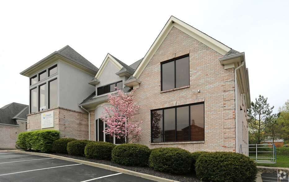 More Photos Of 11135 Montgomery Rd, Cincinnati Medical For Lease