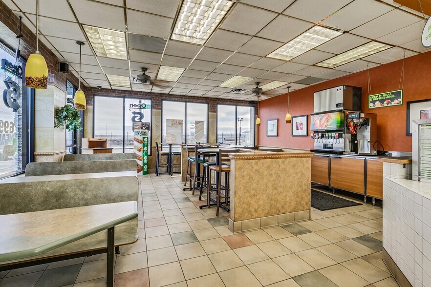 More Photos Of 449 7th St E, Saint Paul Storefront For Sale