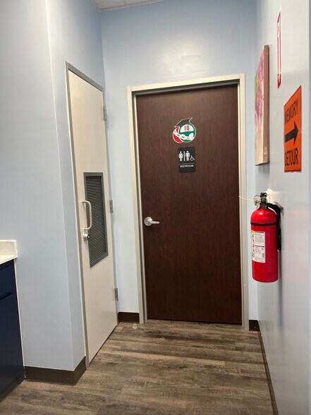 More Photos Of 12280 Broadway St, Pearland Office Residential For Lease