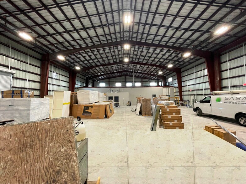 More Photos Of 3625 Ironbridge Blvd, Fort Myers Warehouse For Sale