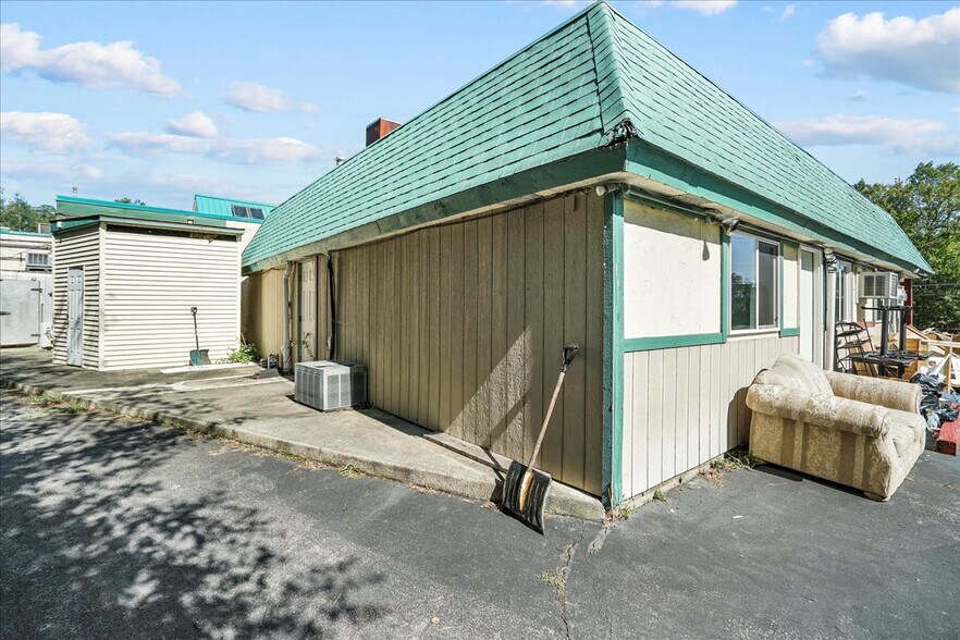 More Photos Of 635 Route 739, Lords Valley Freestanding For Sale