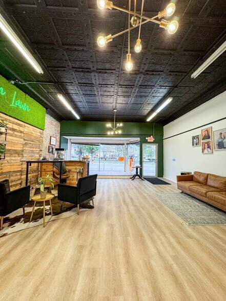 More Photos Of 10 S Silver St, Paola Office For Sale