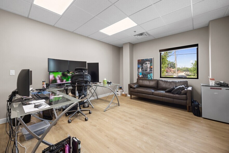 More Photos Of 730 S Bell Blvd, Cedar Park Office For Lease
