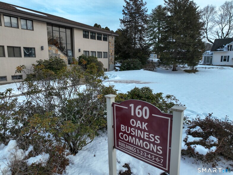 More Photos Of 160 Oak St, Glastonbury Office For Sale