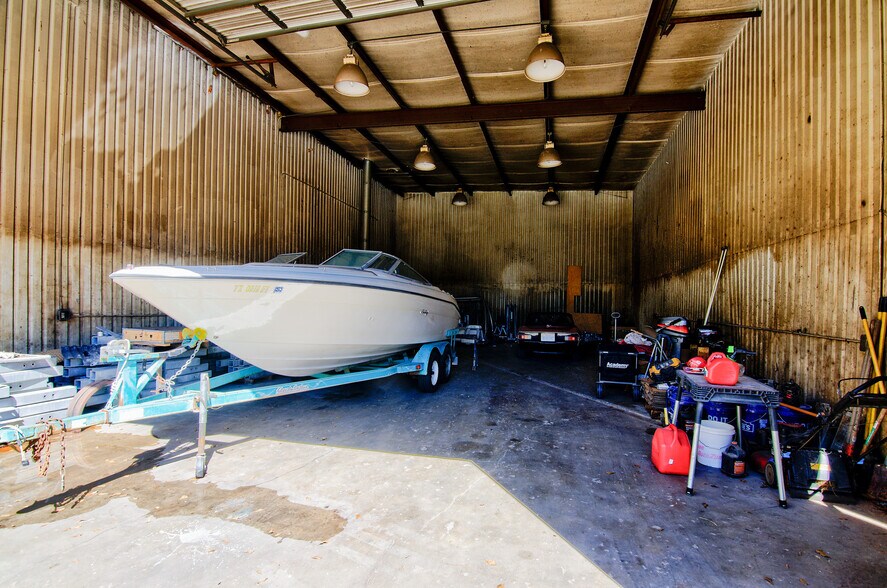 More Photos Of 9730 Shepard Hill Rd, Willis Warehouse For Sale