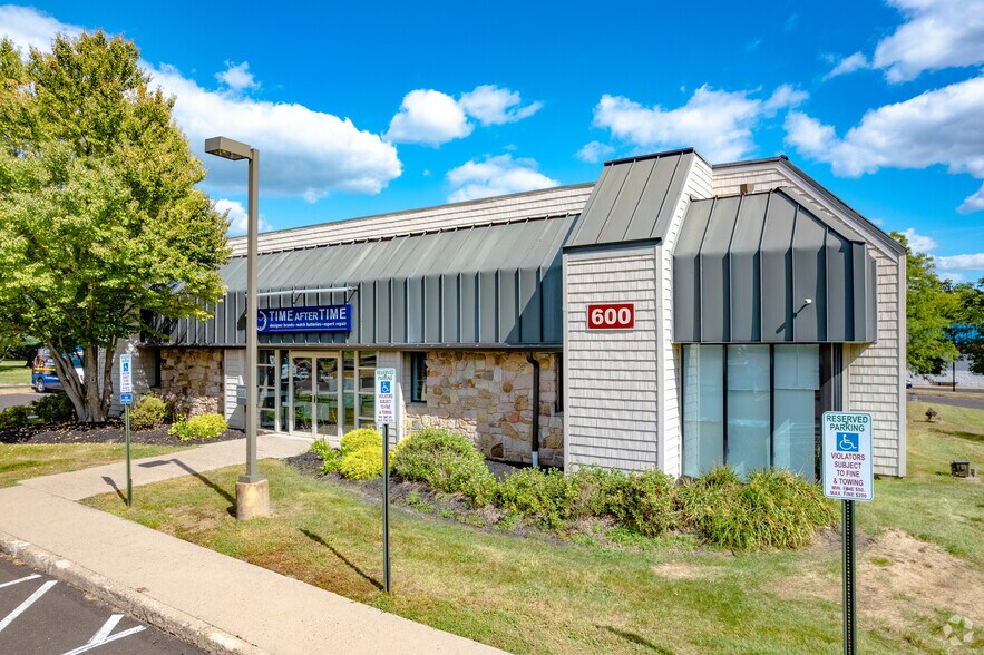 More Photos Of 130 Almshouse Rd, Richboro Medical For Sale