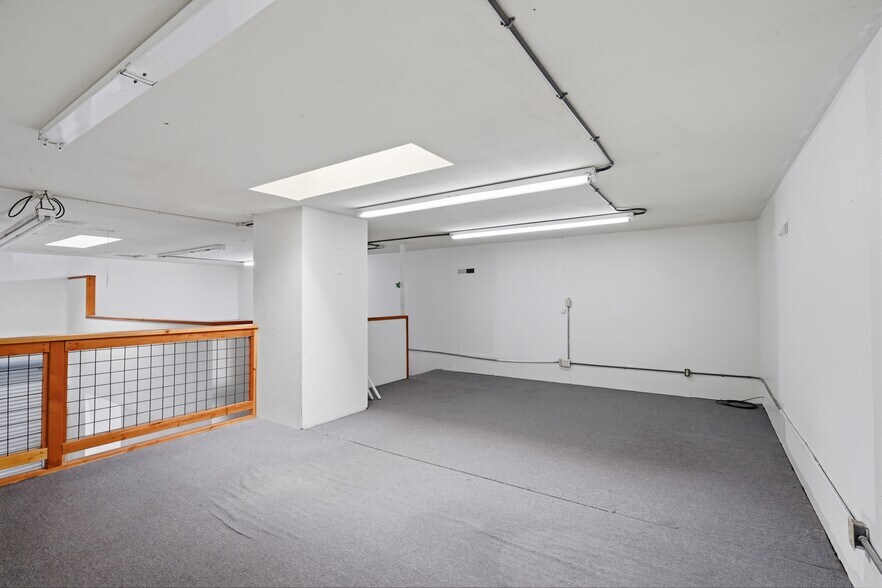 More Photos Of 12493 Loma Rica Dr, Grass Valley Industrial For Sale