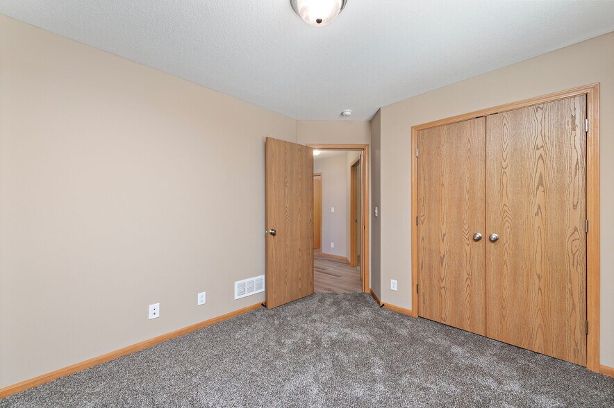 More Photos Of 4880-5015 Queen Ridge Ave, Kansas City Apartments For Sale