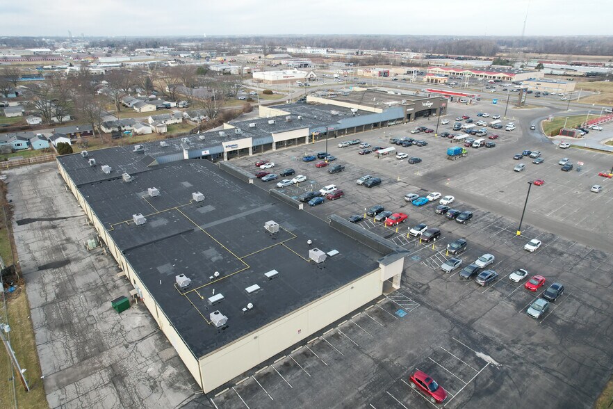 More Photos Of Brookwood Dr @ US 30, New Haven Unknown For Lease
