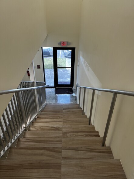 More Photos Of 35 SW 12th Ave, Dania Beach Distribution For Sale