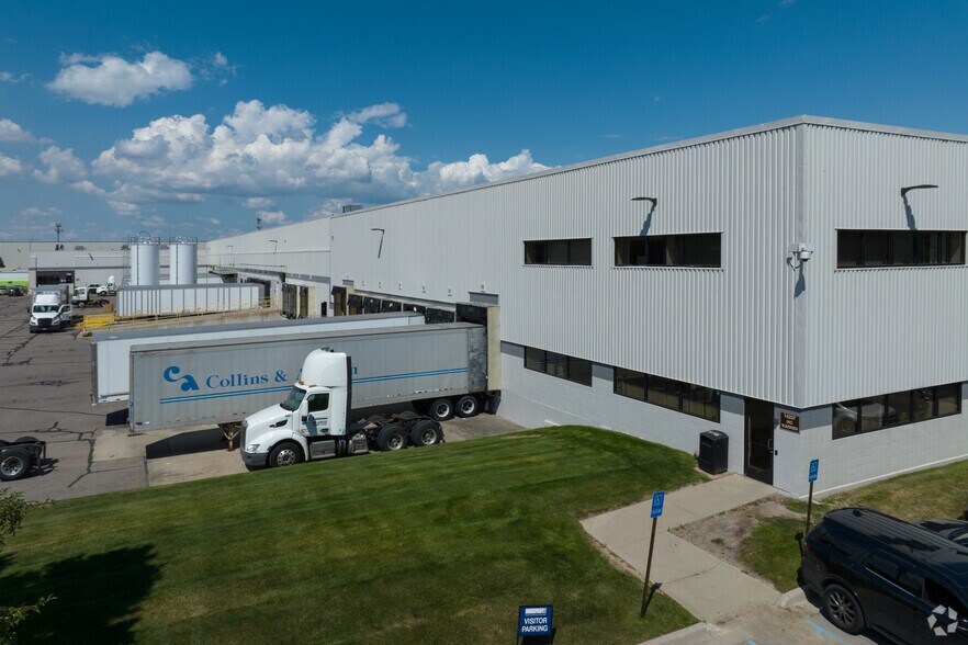 More Photos Of 14235-14325 Frazho Rd, Warren Distribution For Lease