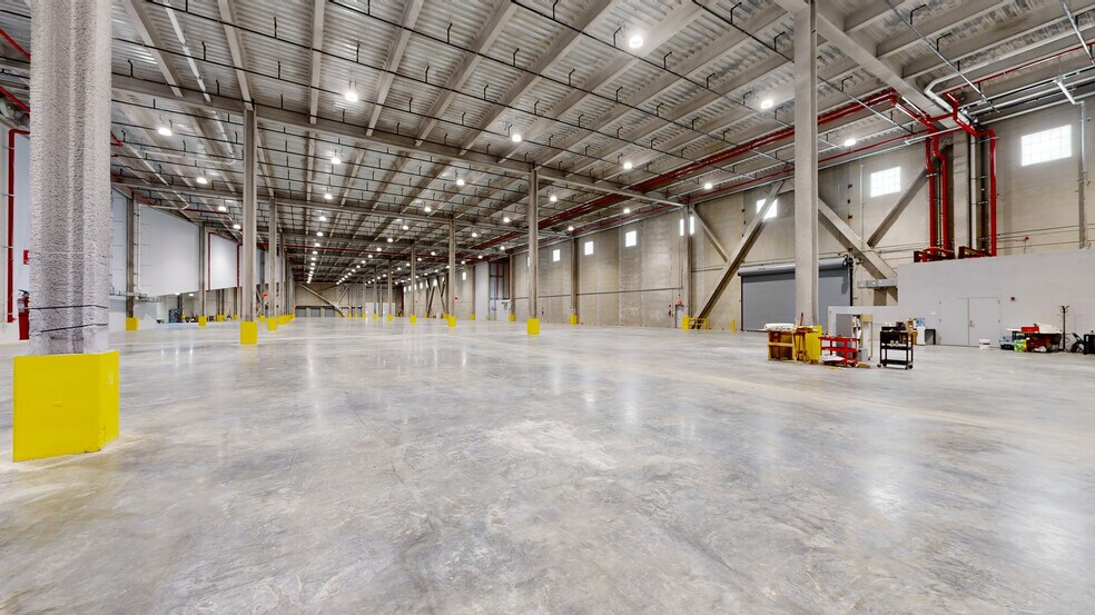 More Photos Of 28-10 Whitestone Expy, Queens Warehouse For Lease