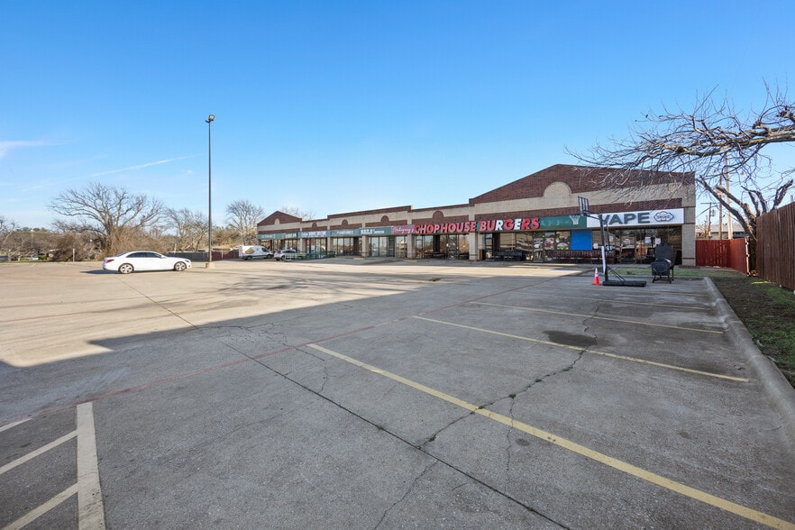 More Photos Of 1700 W Park Row Dr, Arlington Unknown For Lease