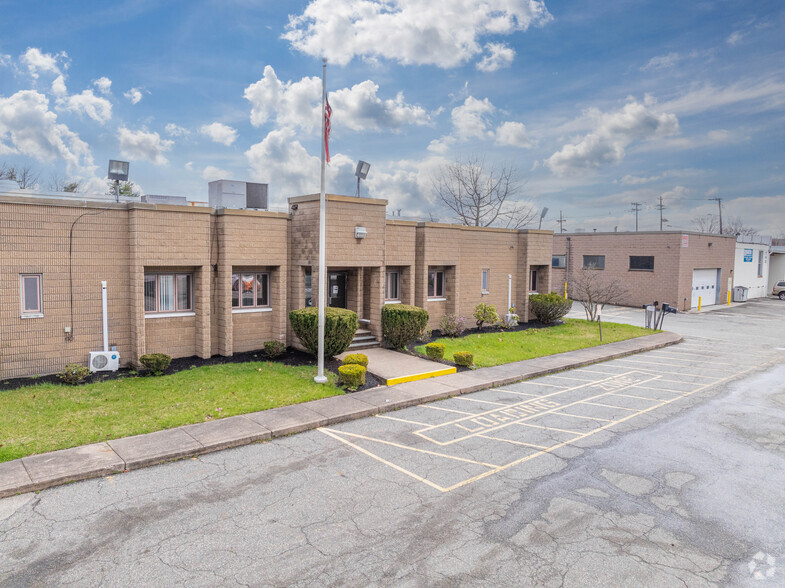 Primary Photo Of 657 Union Blvd, Totowa Warehouse For Sale