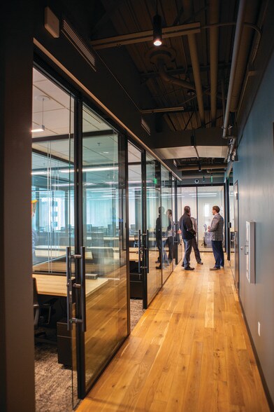 More Photos Of 3 Greenway Plz, Houston Office For Lease