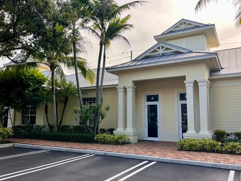 More Photos Of 1935 Commerce Ln, Jupiter Office For Sale