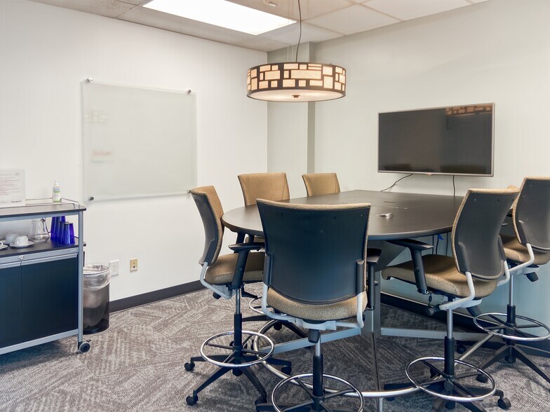 More Photos Of 11111 Katy Fwy, Houston Coworking Space