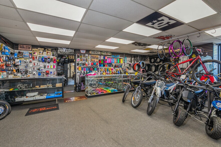 More Photos Of 318 E Main St, Patchogue Freestanding For Sale