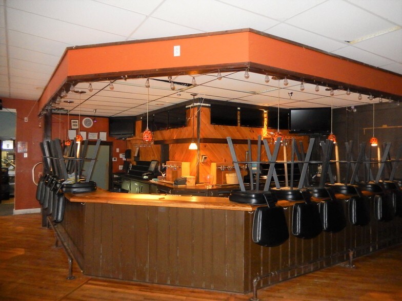 More Photos Of 58-78 Pearl St, Essex Junction Freestanding For Lease