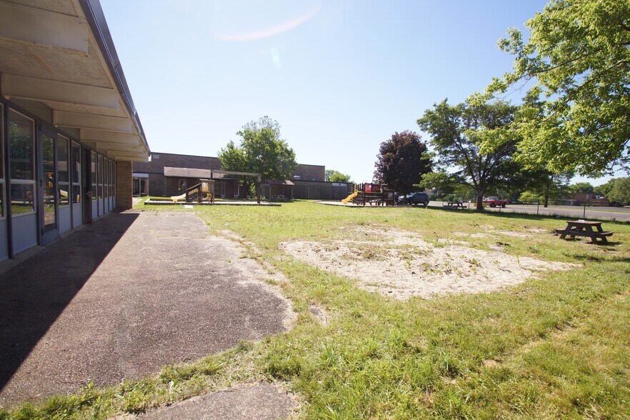 More Photos Of 2631 Harvard Ave NW, Canton Schools For Lease