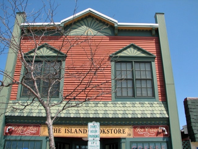 More Photos Of 215 E Central Ave, Mackinaw City General Retail For Sale