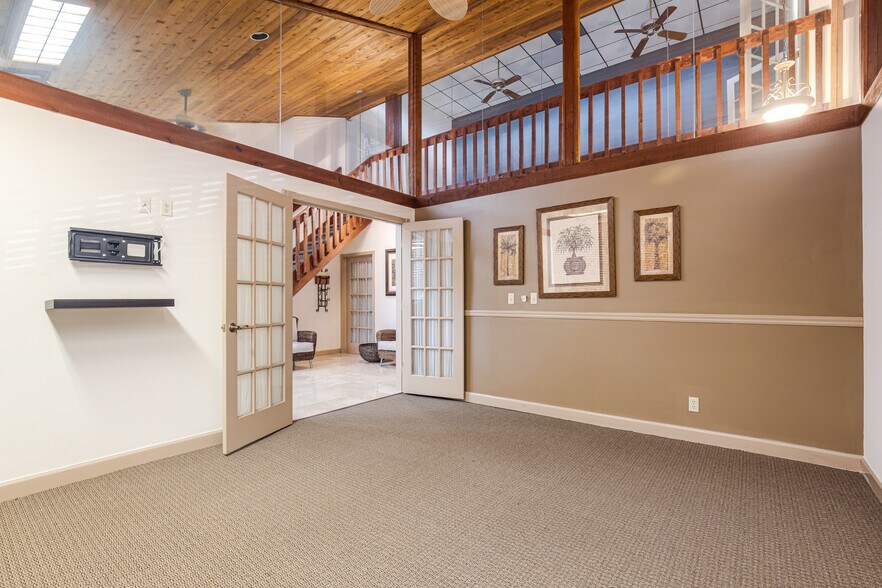 More Photos Of 5499 N Federal Hwy, Boca Raton Office For Sale