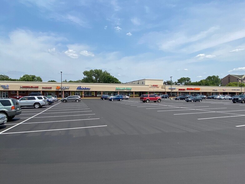 More Photos Of 4100-4130 Lakeland Ave N, Robbinsdale Unknown For Lease