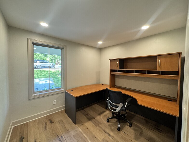 More Photos Of 1549 Colonial Dr, Tallahassee Office For Lease