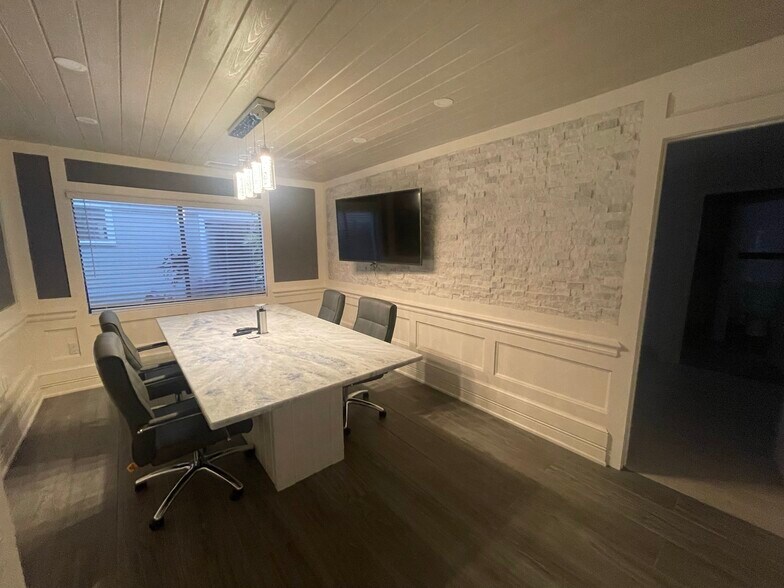 More Photos Of 10225 Ulmerton Rd, Largo Medical For Lease