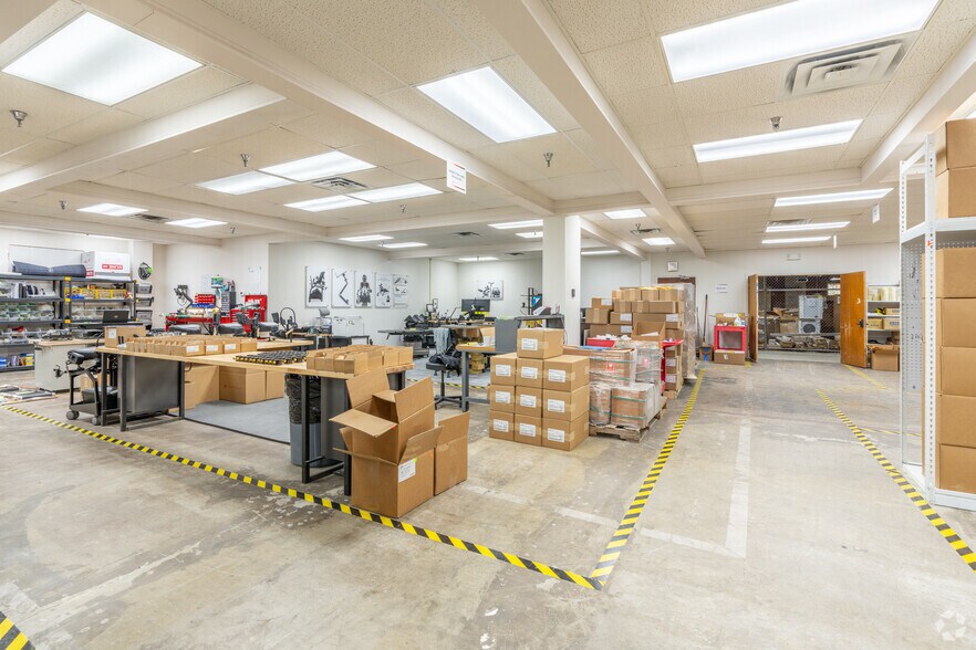 More Photos Of 2001 N Chamberlain Ave, Chattanooga Light Manufacturing For Sale