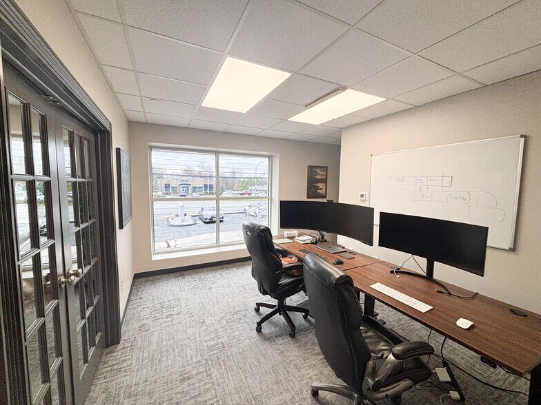 More Photos Of 3171 E Sunshine St, Springfield Office Residential For Lease