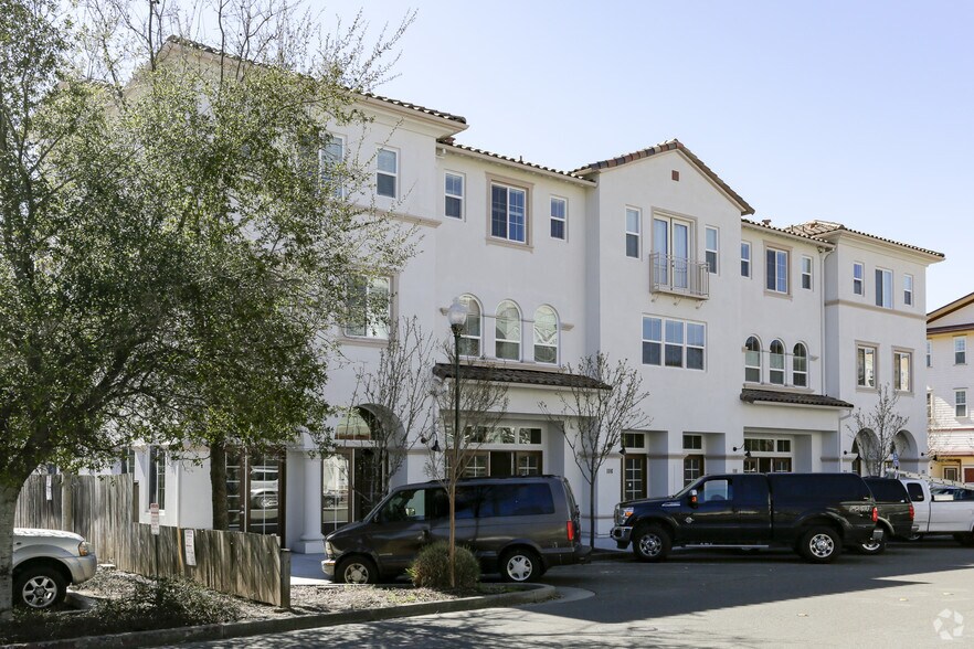 More Photos Of 220 Windsor River Rd, Windsor Apartments For Sale