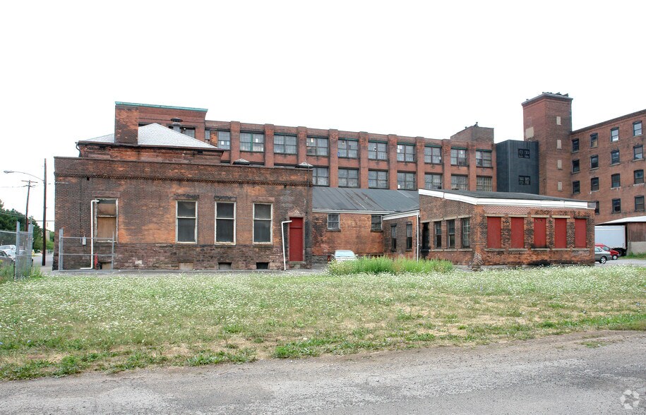 More Photos Of 9-13 Canal St, Rochester Manufacturing For Lease