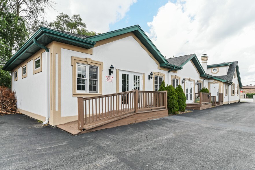 Primary Photo Of 6401 W 107th St, Worth Freestanding For Sale