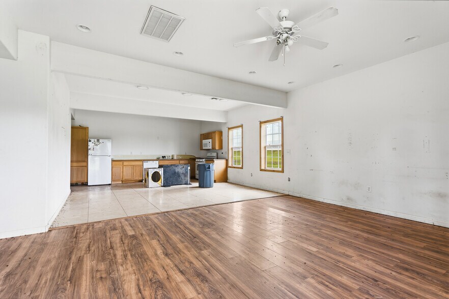 More Photos Of 22900 W Skelly Rd, Haskell Light Manufacturing For Sale