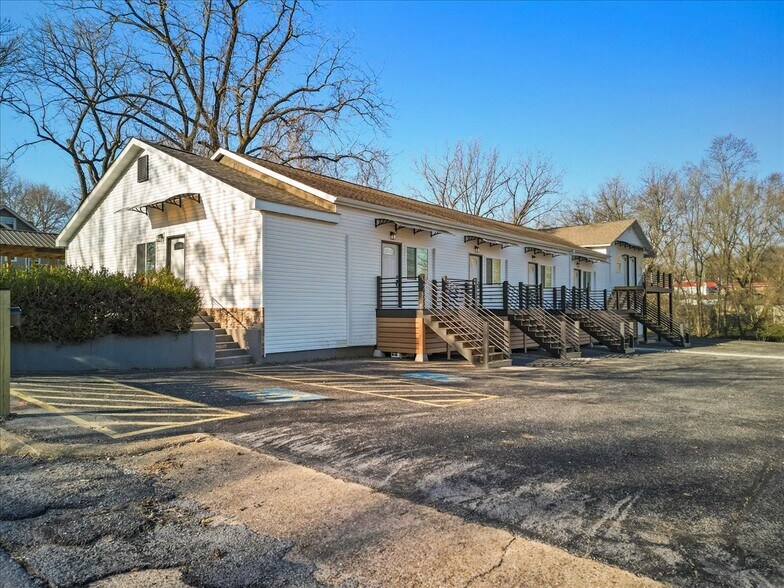 Primary Photo Of 515 Nebraska Ave, West Plains Apartments For Sale