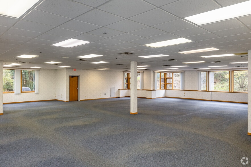 More Photos Of 822 Centennial Way, Lansing Office For Sale