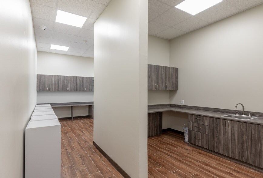 More Photos Of 16422 Stuebner Airline Rd, Spring Medical For Lease