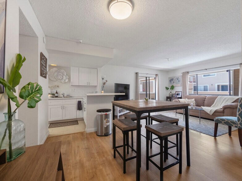 More Photos Of 311-313 E Pine St, Santa Ana Apartments For Sale