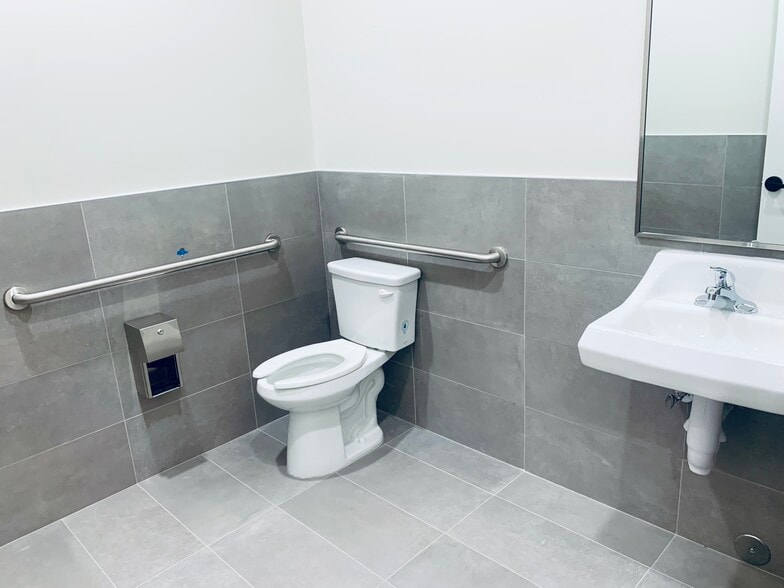 More Photos Of 1400 N Coit Rd, McKinney Medical For Lease