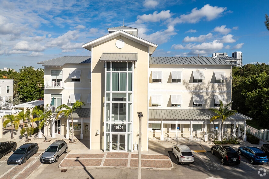 More Photos Of 15801 Biscayne Blvd, North Miami Beach Unknown For Lease