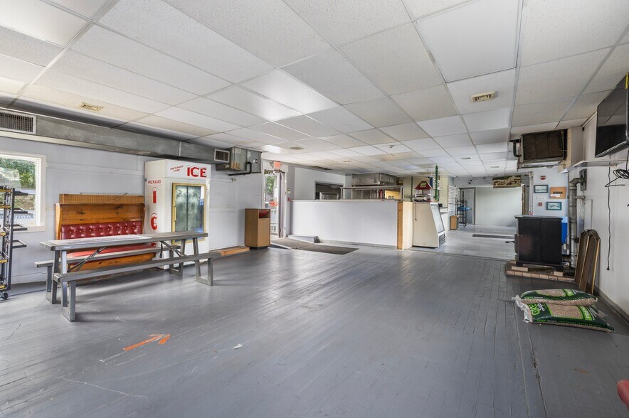 More Photos Of 1 Spring St, Hope Valley Restaurant For Sale