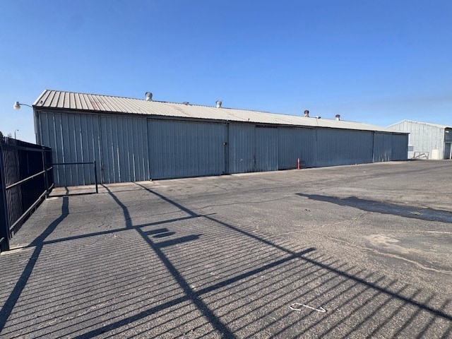 More Photos Of 6109-6165 N Winton Way, Winton Warehouse For Lease