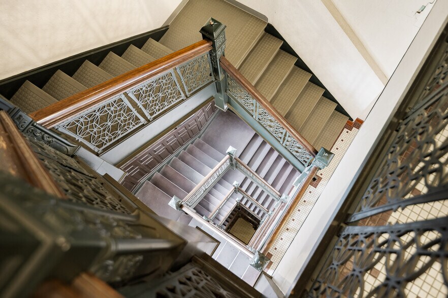 More Photos Of 6 W 5th St W, Saint Paul Office For Sale